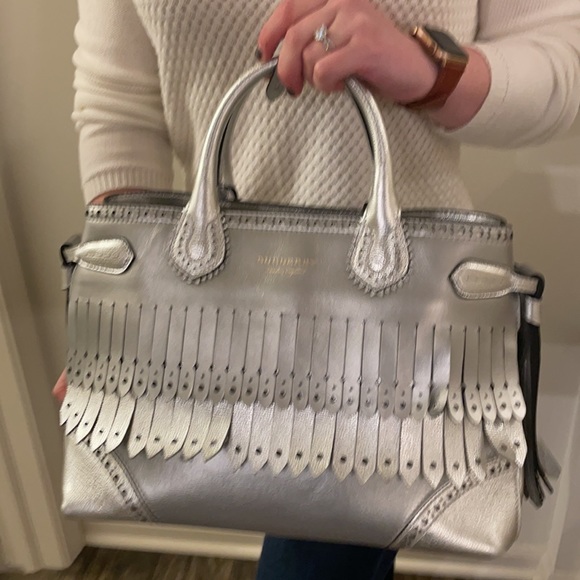 Burberry Medium Banner Fringe - Picture 12 of 16